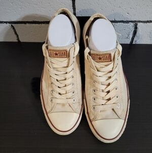 3/$40 SALE! Converse All Stars Classic Cream & Burgundy Sneakers Sz 11.5